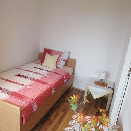 Private Apartment Near Fair Ground Hannover Ngoại thất bức ảnh