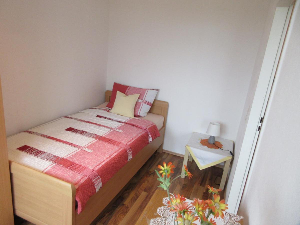 Private Apartment Near Fair Ground Hannover Ngoại thất bức ảnh
